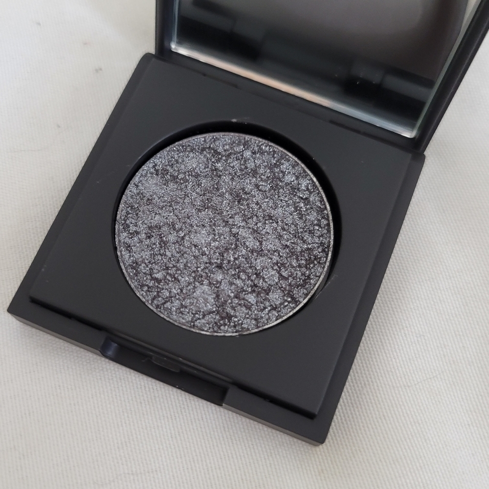 NEW Dose Of Colors Make up Bundle - Picture 10 of 10